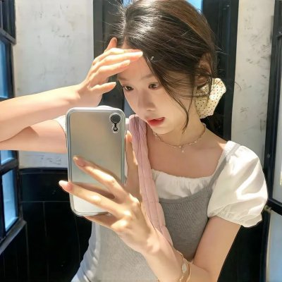 女孩的灵缇犬